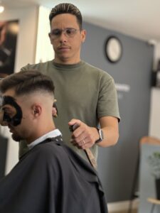Corte e barba em braga. Corte e barba em braga.